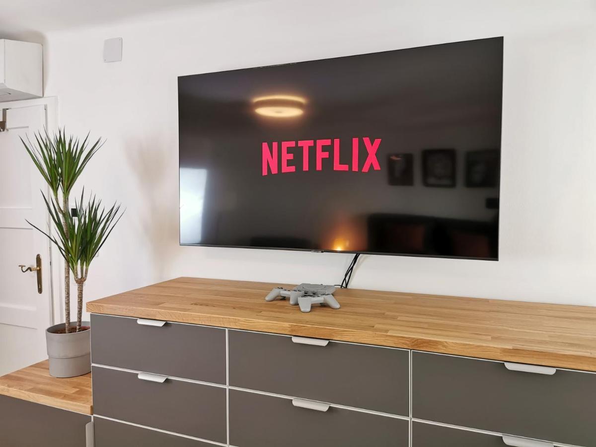 Neues City Center Piano Appartement Mit Netflix Klagenfurt am Woerthersee Esterno foto
