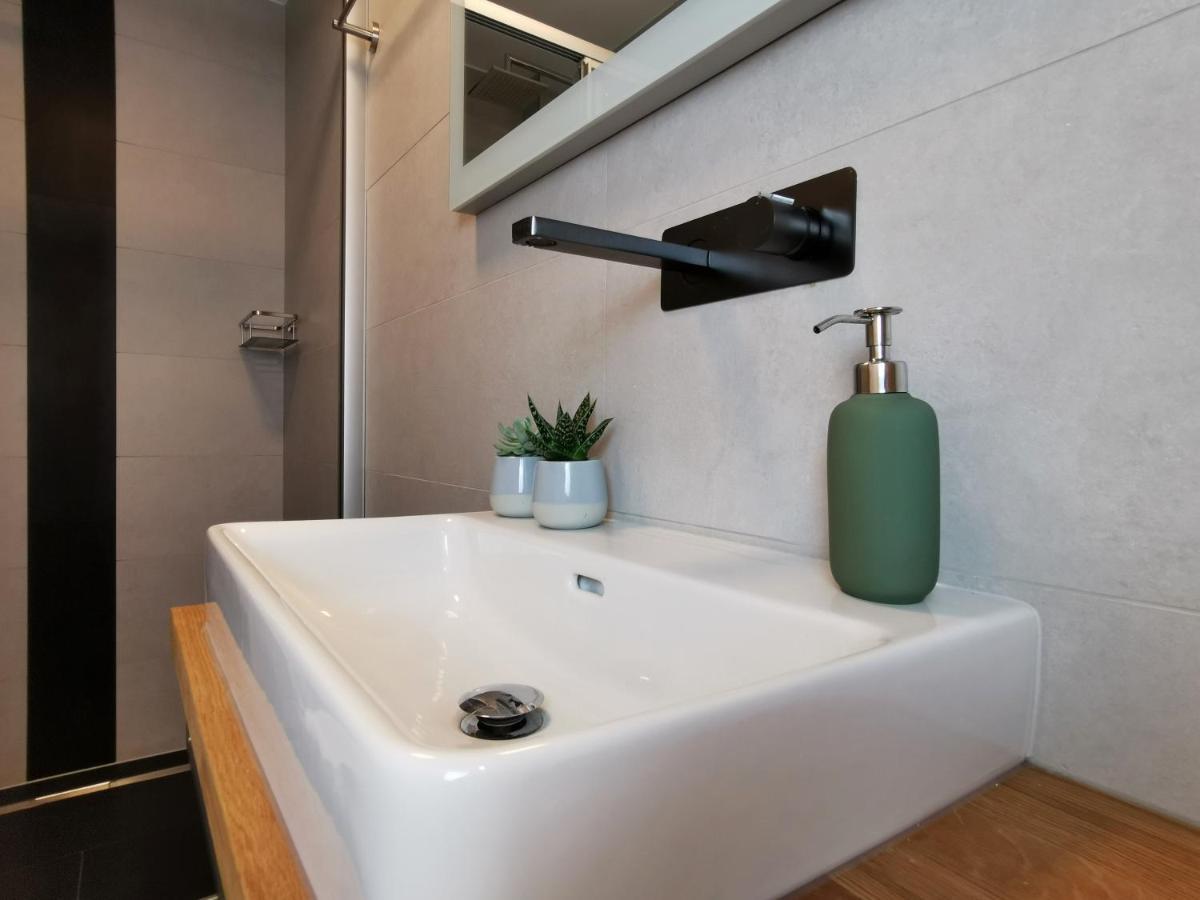 Neues City Center Piano Appartement Mit Netflix Klagenfurt am Woerthersee Esterno foto