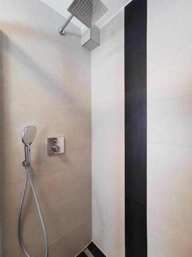 Neues City Center Piano Appartement Mit Netflix Klagenfurt am Woerthersee Esterno foto