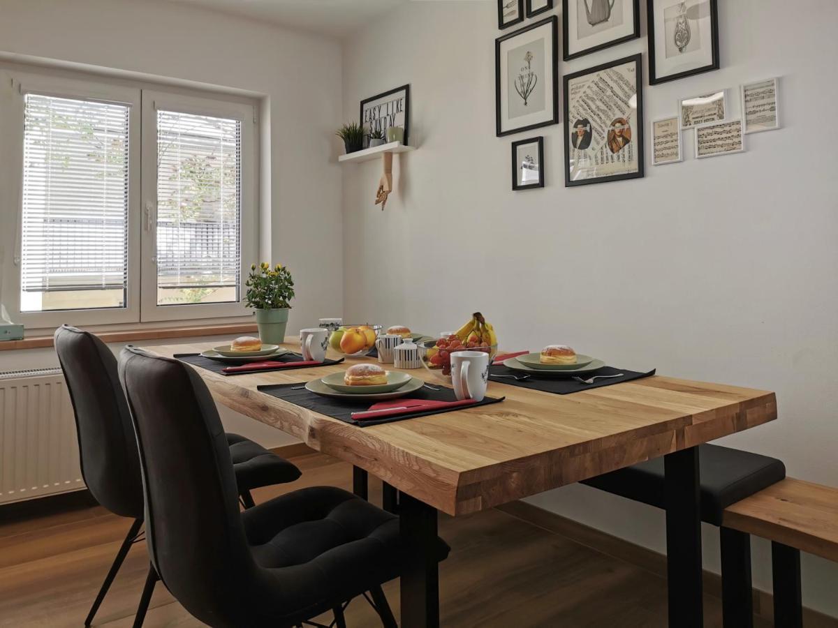 Neues City Center Piano Appartement Mit Netflix Klagenfurt am Woerthersee Esterno foto
