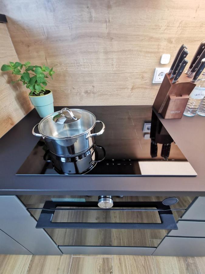 Neues City Center Piano Appartement Mit Netflix Klagenfurt am Woerthersee Esterno foto