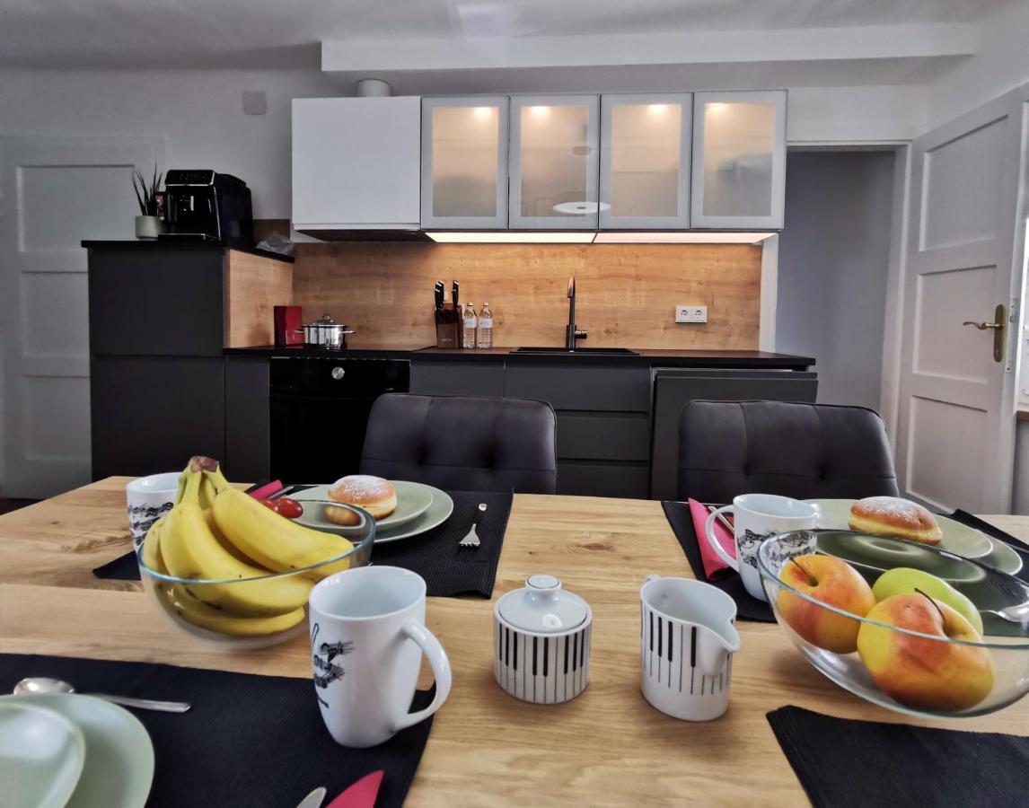 Neues City Center Piano Appartement Mit Netflix Klagenfurt am Woerthersee Esterno foto