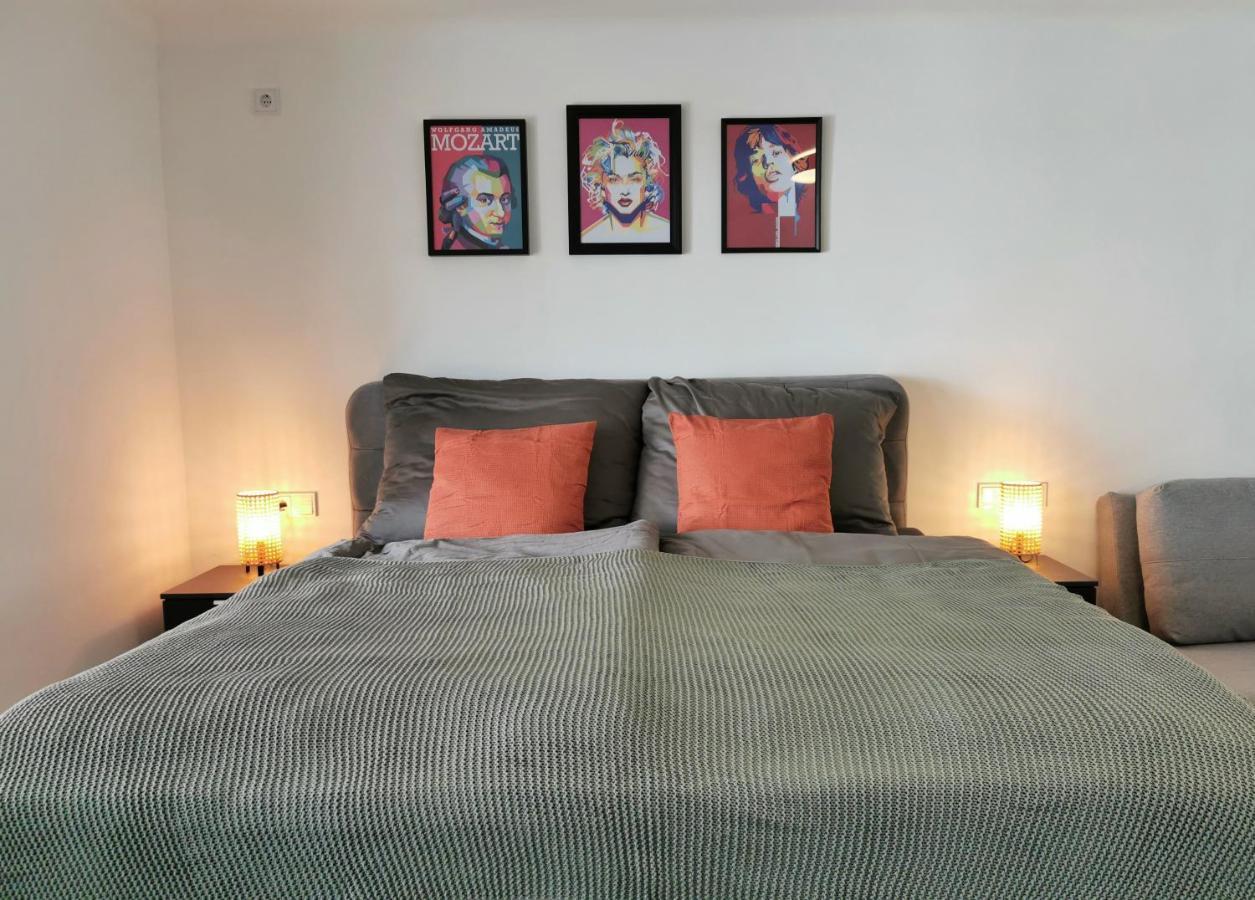 Neues City Center Piano Appartement Mit Netflix Klagenfurt am Woerthersee Esterno foto