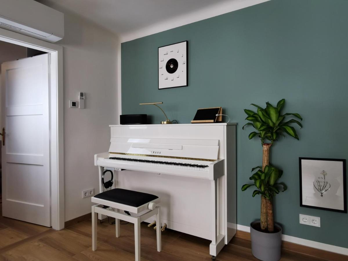 Neues City Center Piano Appartement Mit Netflix Klagenfurt am Woerthersee Esterno foto